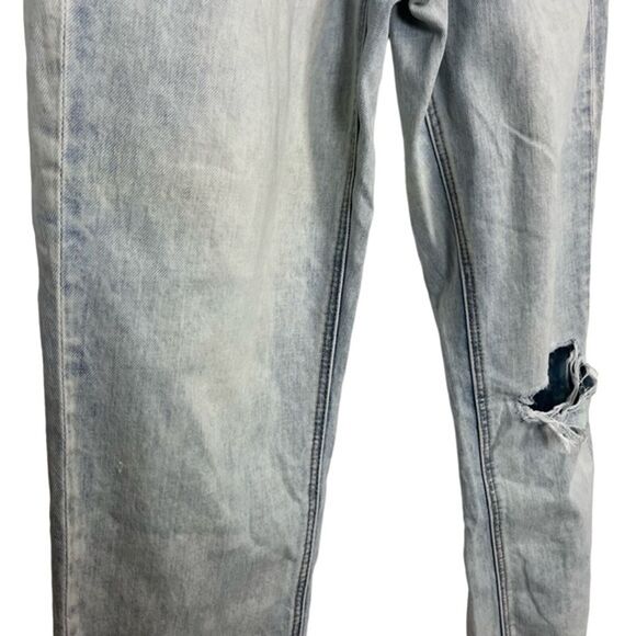 AMERICAN EAGLE MOM JEAN High Rise Distressed Light Blue Wash Raw Hem Jeans sz 4 - Picture 9 of 16